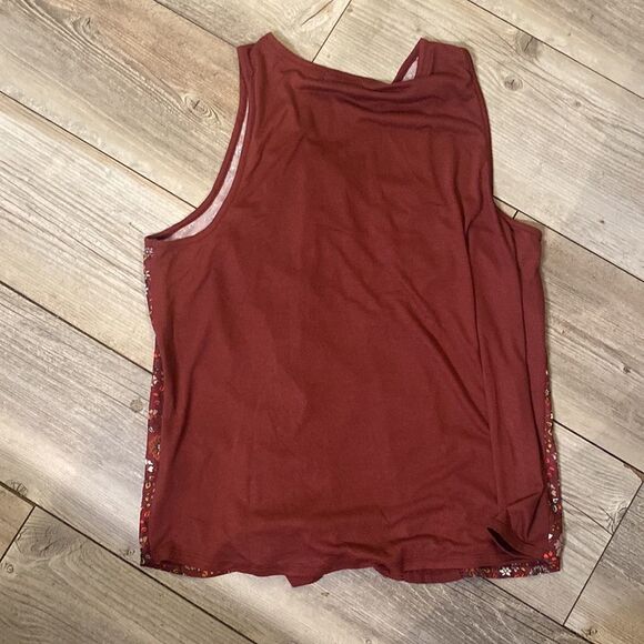 Coco & Jaimeson Size 1X Maroon Tank - Picture 5 of 5